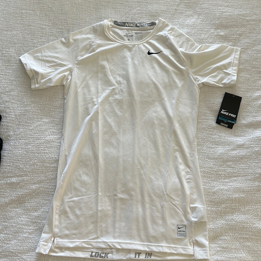 NWT Men’s Nike Pro Compression Athletic Workout Short Sleeve